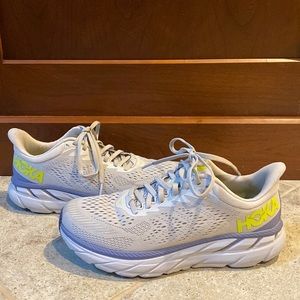 HOKA ONE ONE Clifton 7, women’s size 7.5